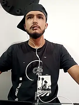 Snapshot of mosmar_20 chatting on January 2026 08:01:02 PM mosmar 20 online show from January 2026 08:01:02 PM