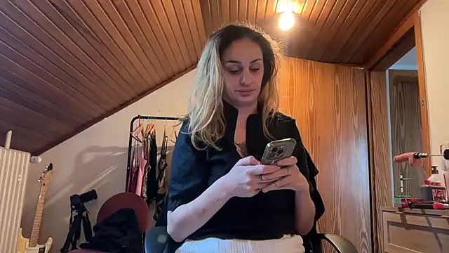 JeSuisUnTapin online show from September 2025 07:23:01 AM