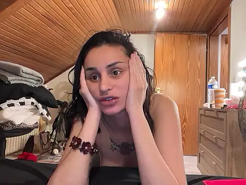 JeSuisUnTapin online show from October 2025 08:44:02 PM