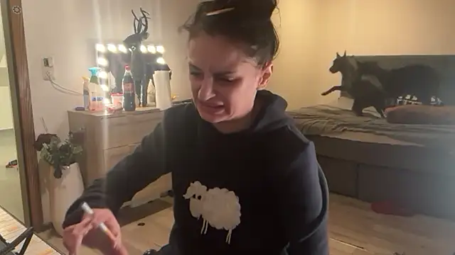 JeSuisUnTapin online show from January 2026 05:37:01 PM