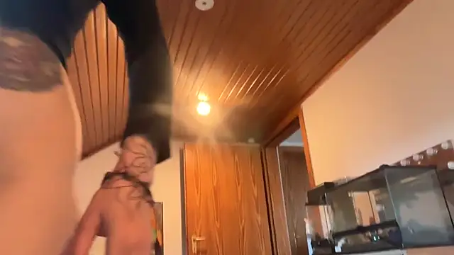 JeSuisUnTapin online show from April 2026 04:17:02 PM