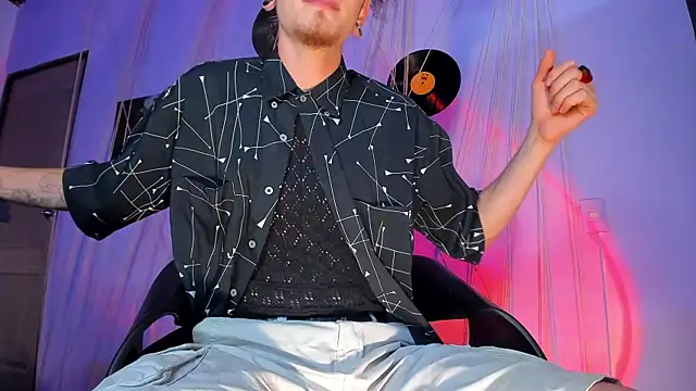 MrShaggy online show from January 2025 09:37:01 PM