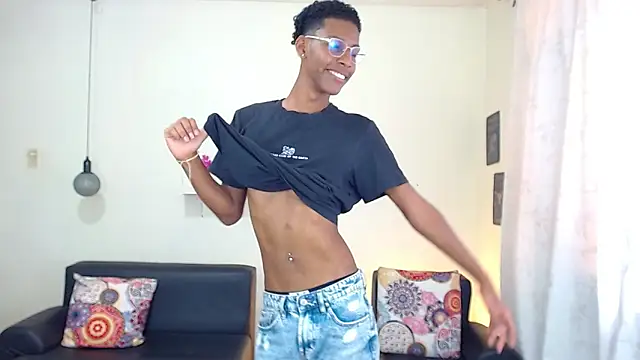 maiki18  online show from January 2025 07:32:01 PM