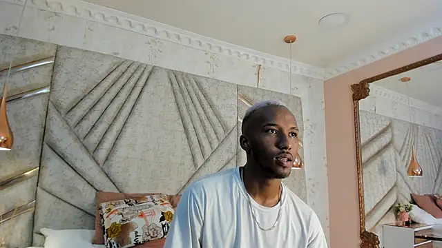 Snapshot of JamesParck chatting on February 2025 12:08:02 PM JamesParck online show from February 2025 12:08:02 PM