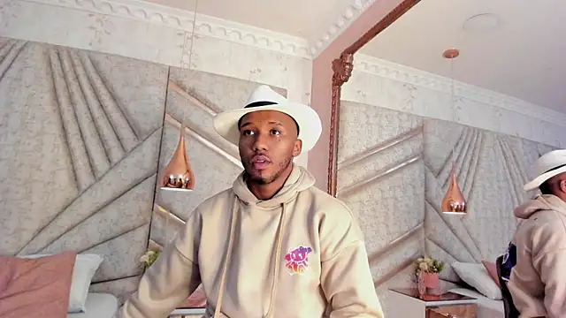 Snapshot of JamesParck chatting on March 2025 12:57:02 PM JamesParck online show from March 2025 12:57:02 PM