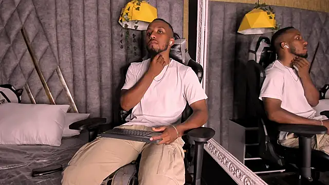 JamesParck online show from April 2026 10:37:01 PM