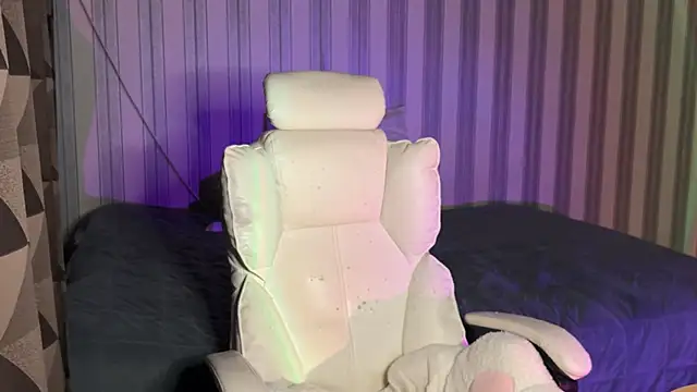 Snapshot of mayvi_cold chatting on November 2025 06:10:01 PM mayvi cold online show from November 2025 06:10:01 PM