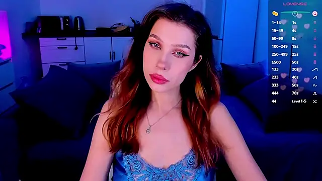 tenderdreams online show from November 2025 08:18:01 PM