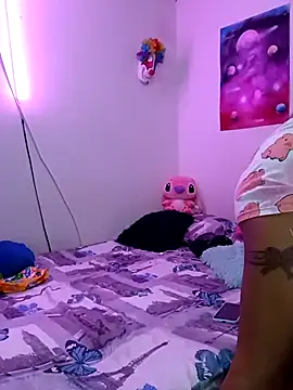 Leslly  online show from February 2025 10:48:02 PM