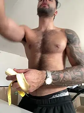 Snapshot of Derek_w chatting on February 2025 04:22:01 PM Derek w online show from February 2025 04:22:01 PM