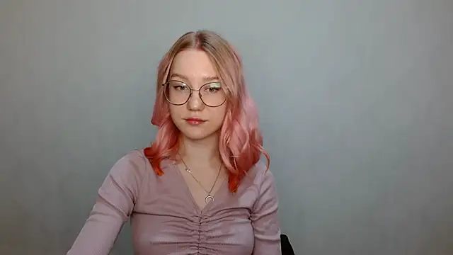 Snapshot of cindi_hot chatting on December 2024 12:33:01 PM cindi hot online show from December 2024 12:33:01 PM