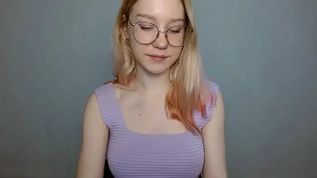 Snapshot of cindi_hot chatting on January 2025 11:22:02 AM cindi hot online show from January 2025 11:22:02 AM