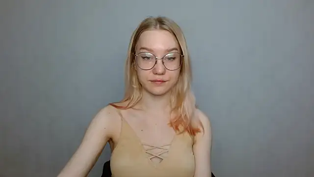 Snapshot of cindi_hot chatting on January 2025 09:39:02 AM cindi hot online show from January 2025 09:39:02 AM