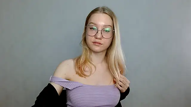 Snapshot of cindi_hot chatting on February 2025 12:51:02 PM cindi hot online show from February 2025 12:51:02 PM