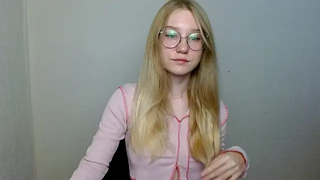 Snapshot of cindi_hot chatting on November 2025 02:59:02 PM cindi hot online show from November 2025 02:59:02 PM