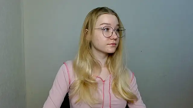 Snapshot of cindi_hot chatting on November 2025 10:59:02 AM cindi hot online show from November 2025 10:59:02 AM