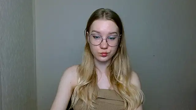 Snapshot of cindi_hot chatting on December 2025 10:09:01 AM cindi hot online show from December 2025 10:09:01 AM