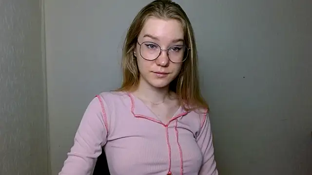 Snapshot of cindi_hot chatting on December 2025 11:08:02 AM cindi hot online show from December 2025 11:08:02 AM