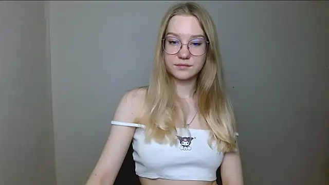 Snapshot of cindi_hot chatting on January 2026 02:21:01 PM cindi hot online show from January 2026 02:21:01 PM