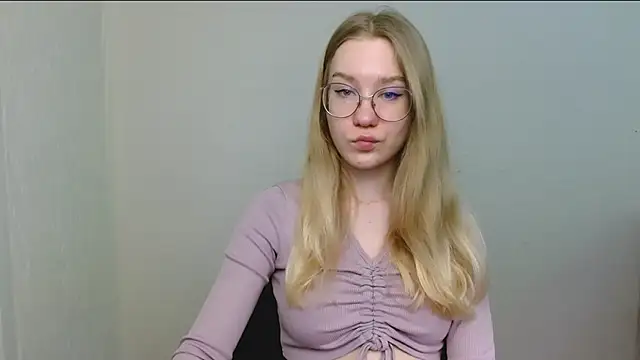 Snapshot of cindi_hot chatting on February 2026 12:23:01 PM cindi hot online show from February 2026 12:23:01 PM