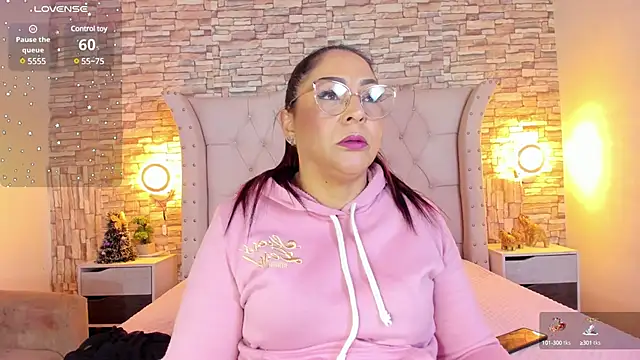 Snapshot of Gina_Myers chatting on January 2025 01:08:02 PM Gina Myers online show from January 2025 01:08:02 PM