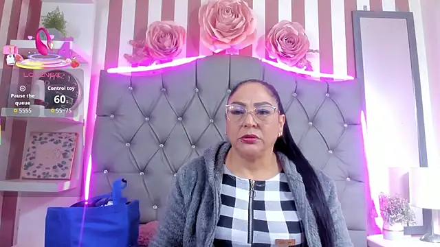 Snapshot of Gina_Myers chatting on October 2025 12:17:02 PM Gina Myers online show from October 2025 12:17:02 PM