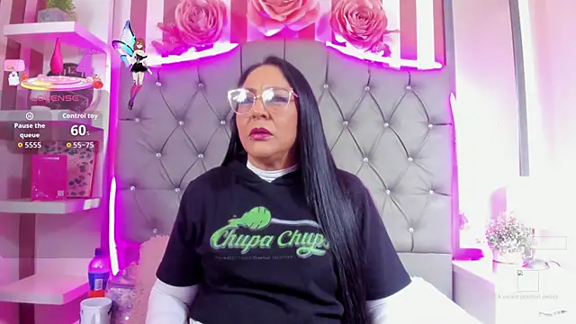 Snapshot of Gina_Myers chatting on November 2025 01:01:02 PM Gina Myers online show from November 2025 01:01:02 PM