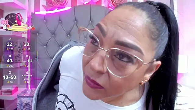 Snapshot of Gina_Myers chatting on November 2025 12:36:02 PM Gina Myers online show from November 2025 12:36:02 PM