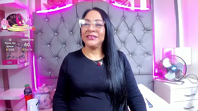 Snapshot of Gina_Myers chatting on November 2025 12:37:02 PM Gina Myers online show from November 2025 12:37:02 PM