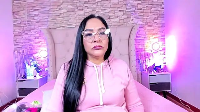 Snapshot of Gina_Myers chatting on November 2025 12:42:01 PM Gina Myers online show from November 2025 12:42:01 PM