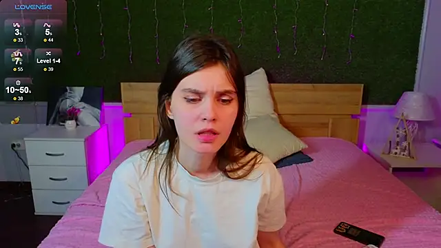 SusieMorris online show from December 2024 08:12:01 AM