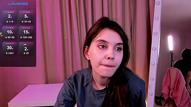 Snapshot of SusieMorris chatting on December 2024 08:15:02 AM SusieMorris online show from December 2024 08:15:02 AM