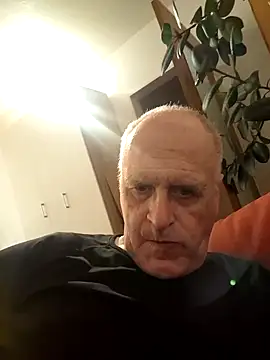 Milkasahne64 online show from October 2025 05:58:02 PM