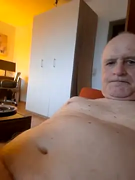 Milkasahne64 online show from February 2026 07:23:01 AM