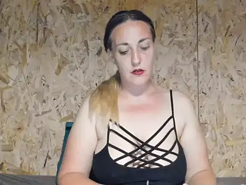 Cristina311219 online show from June 2026 10:33:02 PM