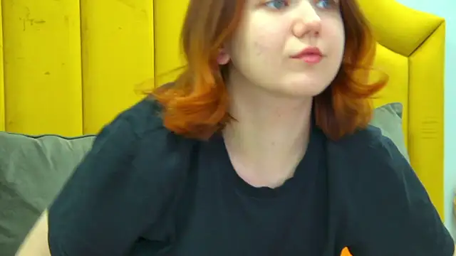 Snapshot of LessySmith chatting on February 2026 04:07:02 PM LessySmith online show from February 2026 04:07:02 PM