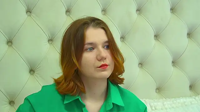 Snapshot of LessySmith chatting on February 2026 04:38:02 PM LessySmith online show from February 2026 04:38:02 PM