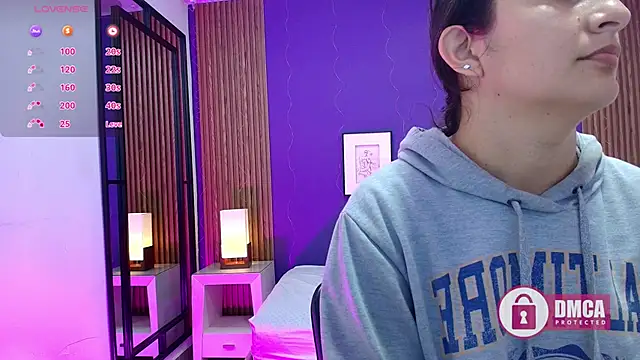 Snapshot of alina_martinelli chatting on September 2025 12:19:01 PM alina martinelli online show from September 2025 12:19:01 PM