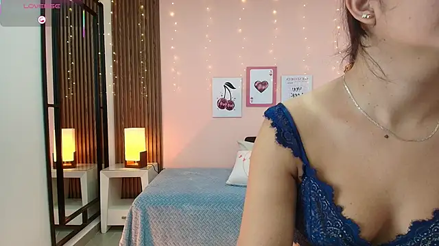 Snapshot of alina_martinelli chatting on November 2025 10:59:02 AM alina martinelli online show from November 2025 10:59:02 AM