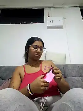 Sofythom1 online show from October 2025 01:35:01 AM