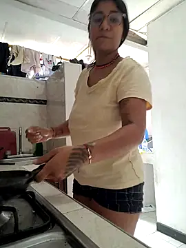 Sofythom1 online show from June 2026 05:15:01 PM
