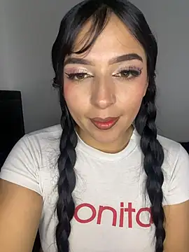 Snapshot of Loren_sexx6 chatting on February 2026 04:39:02 PM Loren sexx6 online show from February 2026 04:39:02 PM