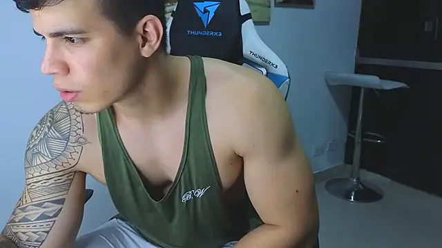 Snapshot of Ethanstill1 chatting on February 2025 03:31:01 AM Ethanstill1 online show from February 2025 03:31:01 AM