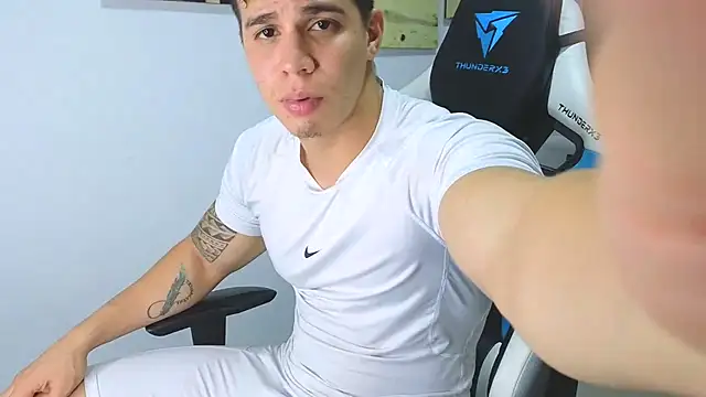 Snapshot of Ethanstill1 chatting on February 2025 02:19:01 AM Ethanstill1 online show from February 2025 02:19:01 AM