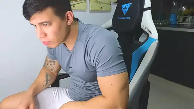 Snapshot of Ethanstill1 chatting on February 2025 02:50:02 AM Ethanstill1 online show from February 2025 02:50:02 AM