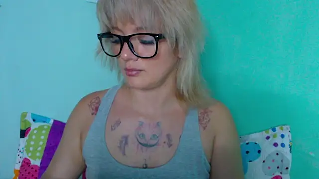 kitten sweet online show from February 2025 11:06:01 PM