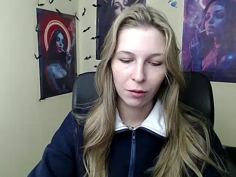 StrangerGi online show from April 2026 06:06:01 AM