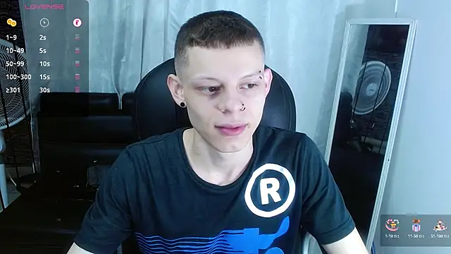 Snapshot of Matthew_Boy_ chatting on March 2025 10:27:02 PM Matthew Boy online show from March 2025 10:27:02 PM