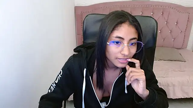 shaneelle online show from February 2025 09:25:02 AM