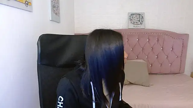 shaneelle online show from March 2025 03:02:02 AM